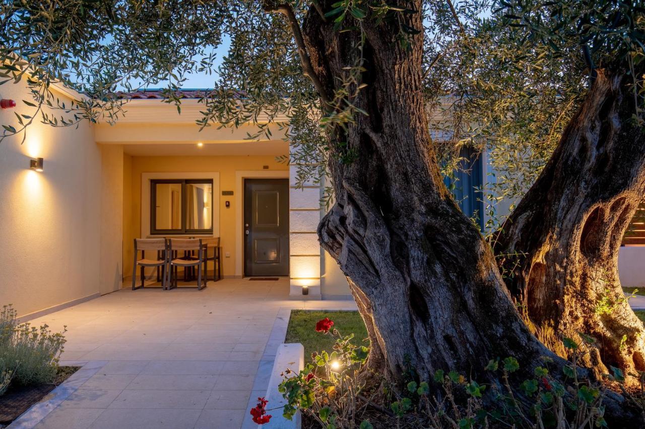 Perithia Suites Exterior foto