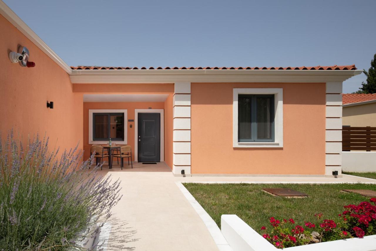 Perithia Suites Exterior foto