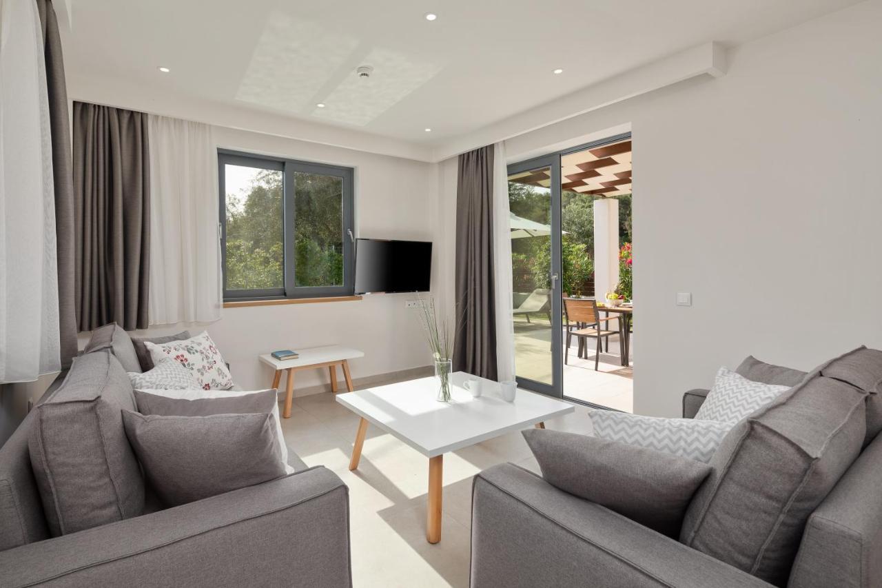 Perithia Suites Exterior foto