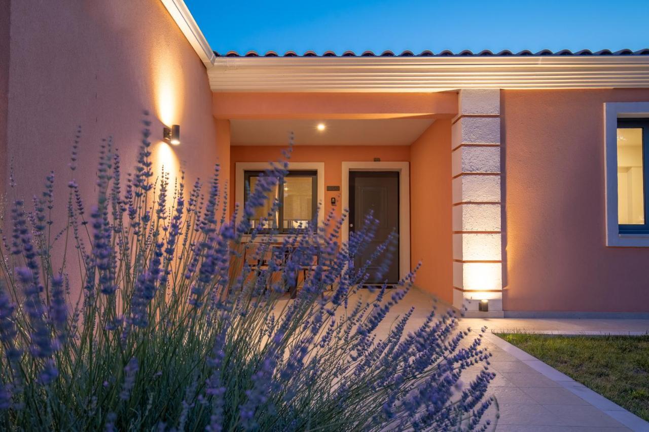 Perithia Suites Exterior foto